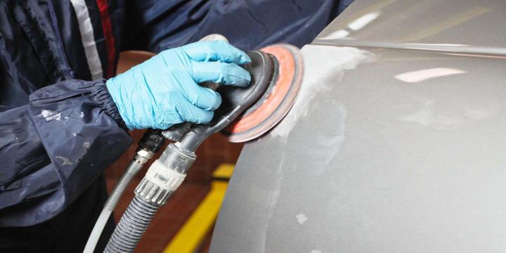 Réparation de carrosserie de voitures Peugeot et d'autres marques